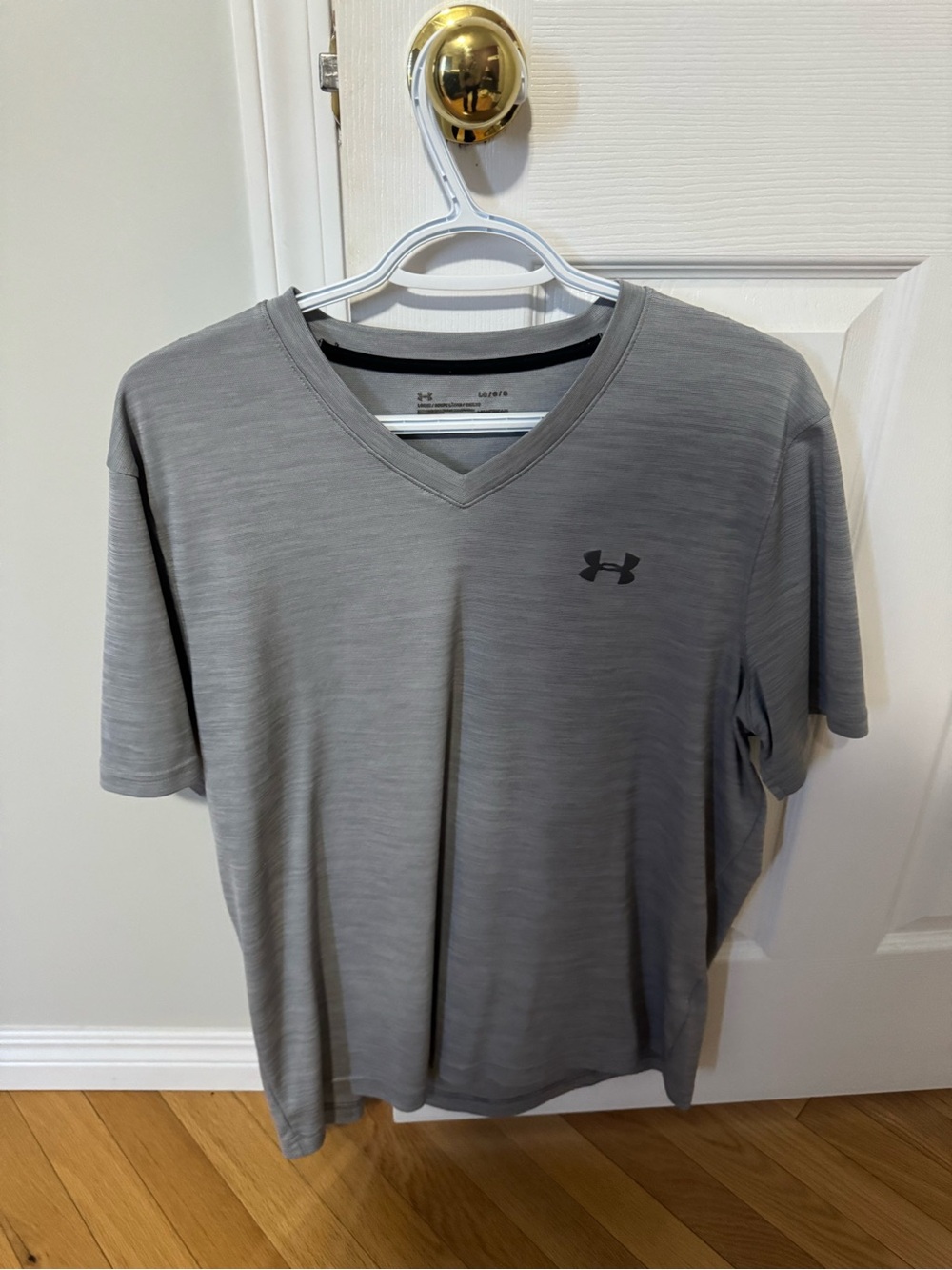 Under Armour Men's Gray V-Neck Athletic Shirt